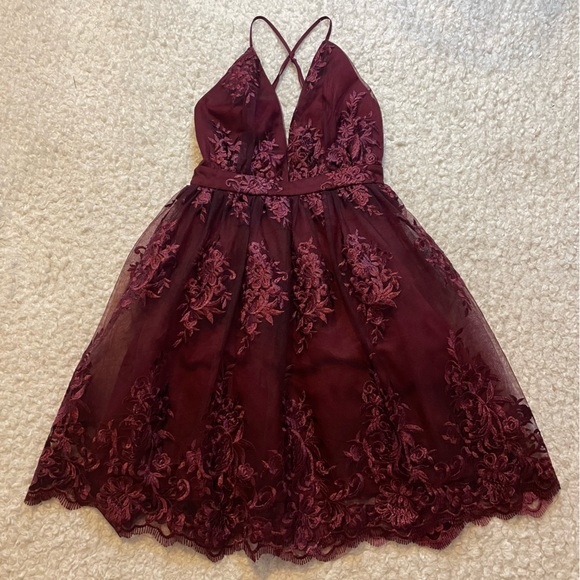 NWT Lulus A Love to Remember Wine Red Lace Backless Skater Dress - Size XS - Picture 6 of 11